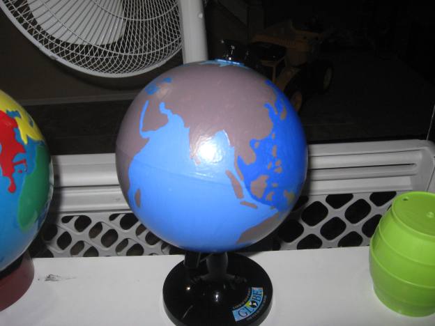 Montessori Inspired Kids Bible Activities - DIY oceans globe (pumpkins and me)