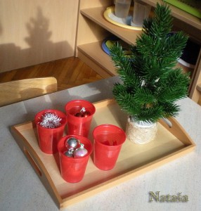 This looks so simple! Decorating Christmas Tree activity shared on ChristianMontessoriNetwork.com